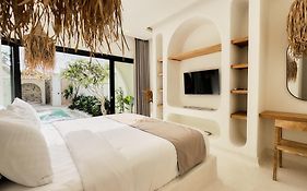 Armonia Bali Legian Villas